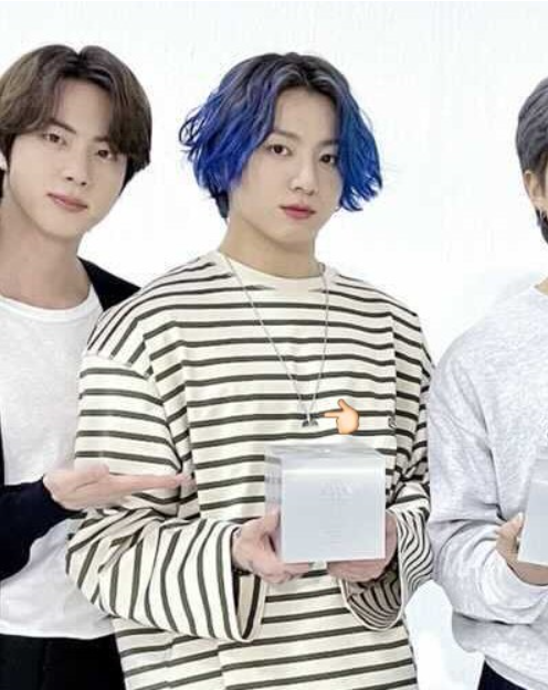 BTS Jungkook's pick - Silver / Blue Dolphin Tail Pendant Necklace(Abandoned Animals Charity Sponsorship)