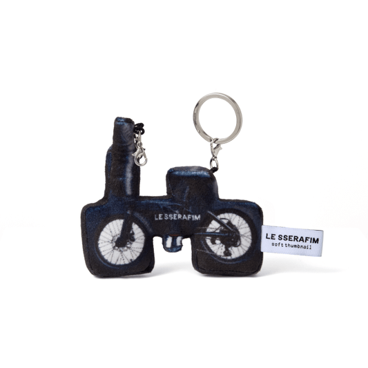 [Pre-Order] LE SSERAFIM - LE SSERAFIM x SOFT THUMBNAIL OFFICIAL MD DELIVERY BIKE KEYRING