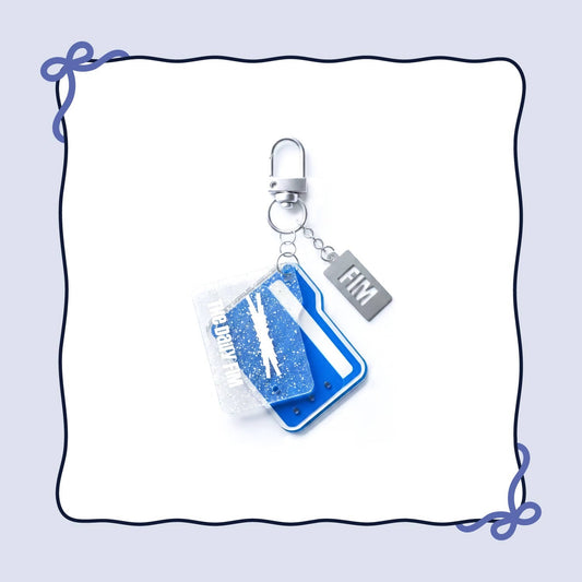 [Pre-Order] LE SSERAFIM - HOLIDAY HOUSE HYBE 2026 SEASON'S GREETINGS OFFICIAL MD DIGITAL CODE CHARM