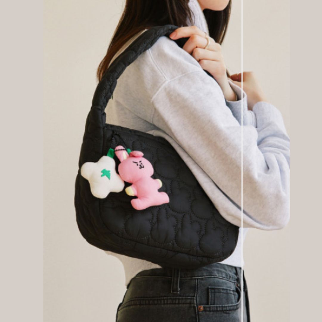 BT21 WINTER HOVER QUILTING BAG