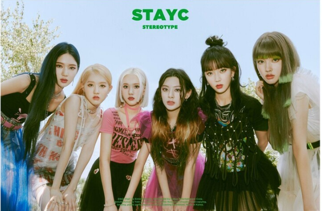 [POSTER#150,151] STAYC - Stereotype