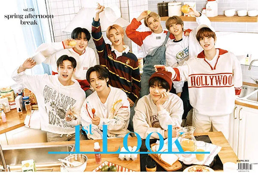 1st LOOK No. 256 (Cover: Stray Kids)